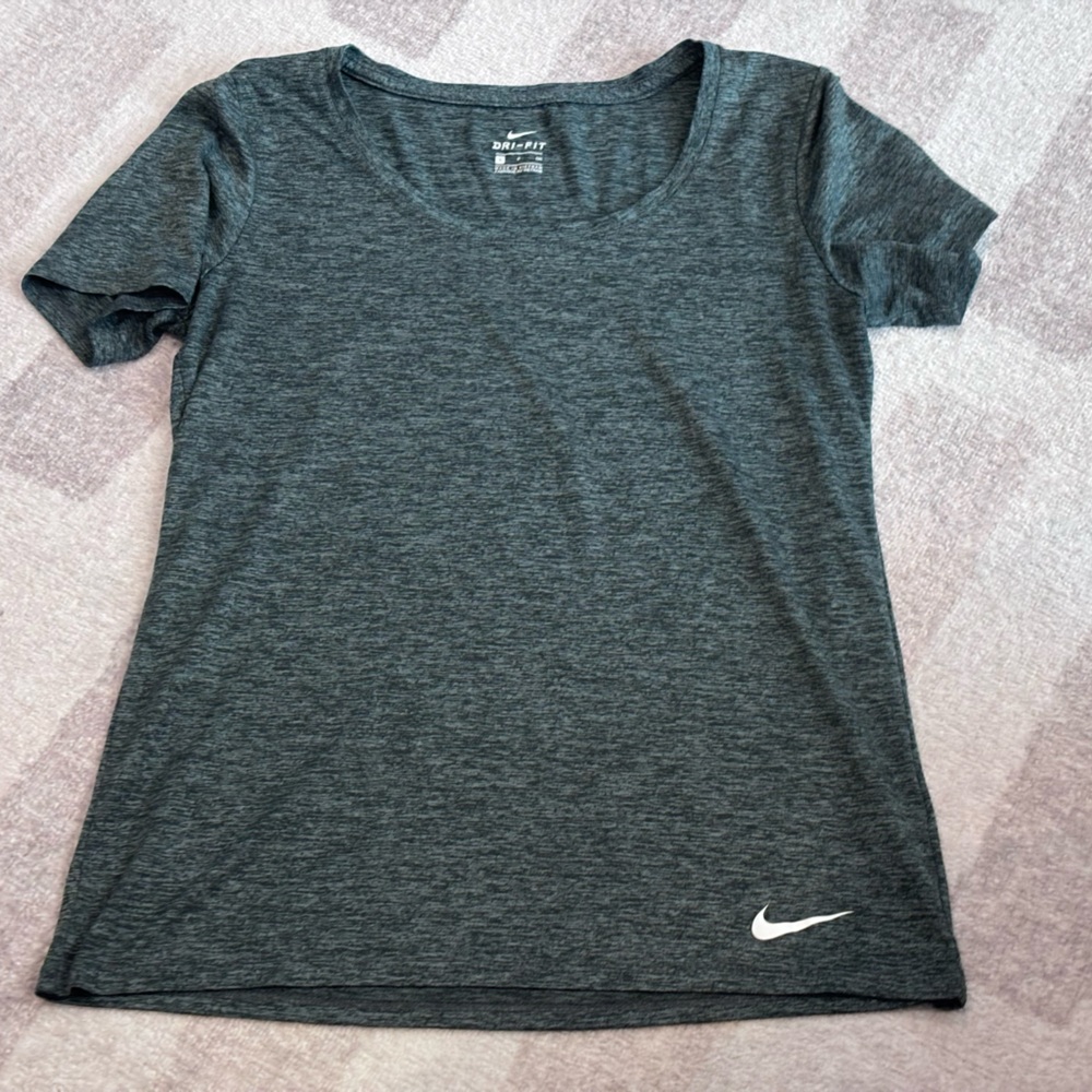Nike Gray Short Sleeve Tee Athletic Wear